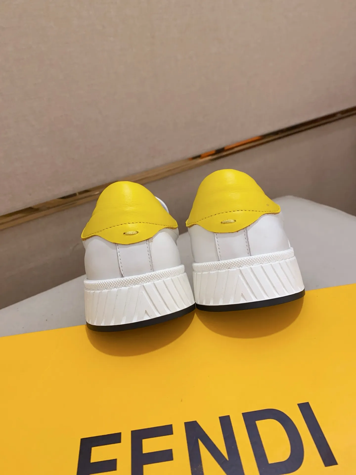 Men's shoes 💰 400💰 (fendi) New style 👊🏻 upper 🇮🇹 imported cowhide fabric 🇩🇪 lining imported sheepskin lining. The original outsole is molded to highlight the identity of every man, and the upper foot is elegant and stable🚶🏻🚶🏻The high-end custom counters reproduce the original version📯No matter the wind or rain, the shoe last remains unchanged and can withstand the verification of time🔍️,🔵 Size: 38-44